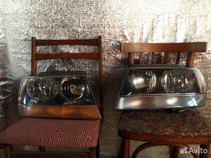 Продаю фары б/у на Джип Гранд Черокки