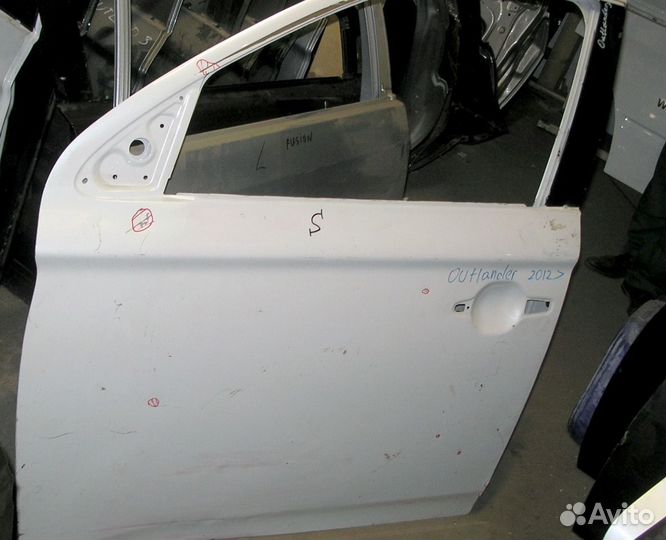 Дверь передняя LH Митсубиси Аутлендер 3 2013