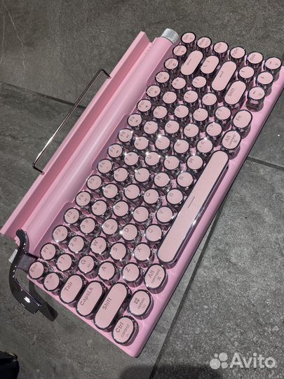 Модная ретро-клавиатура москва