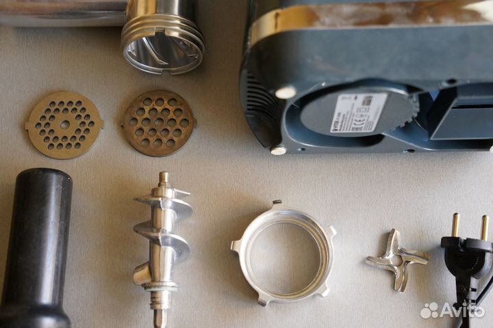 Мясорубка электрическая Vitek Graphite VT-3609