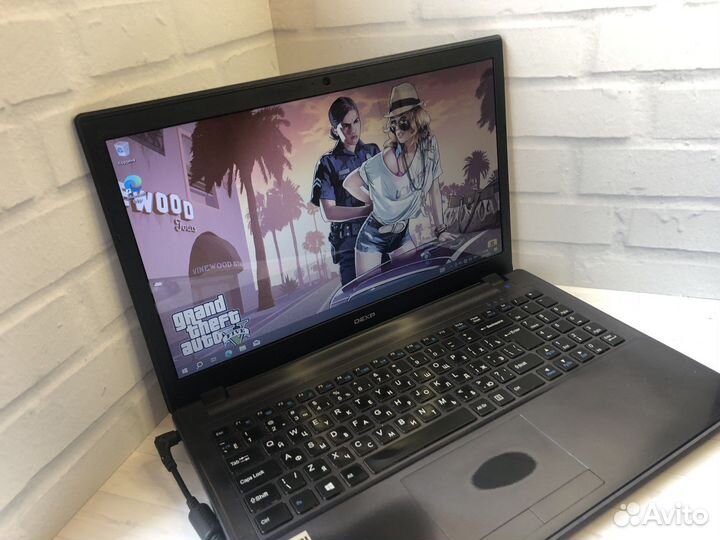 Игровой ноутбук i5/2 видеокарты