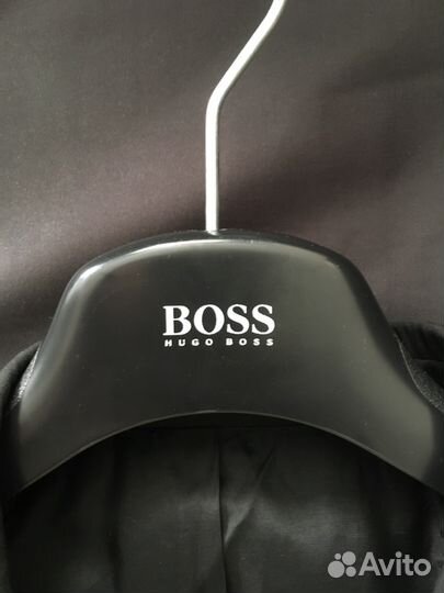 Продам костюм hugo boss