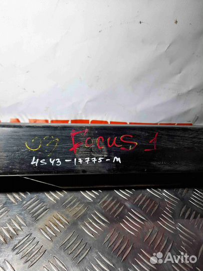 Усилитель заднего бампера Ford Focus 1 USA