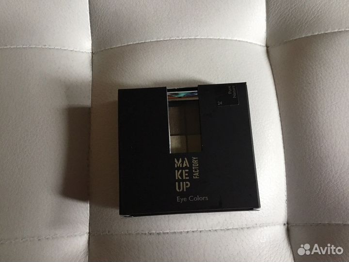 Палетка теней новая Make Up Factory
