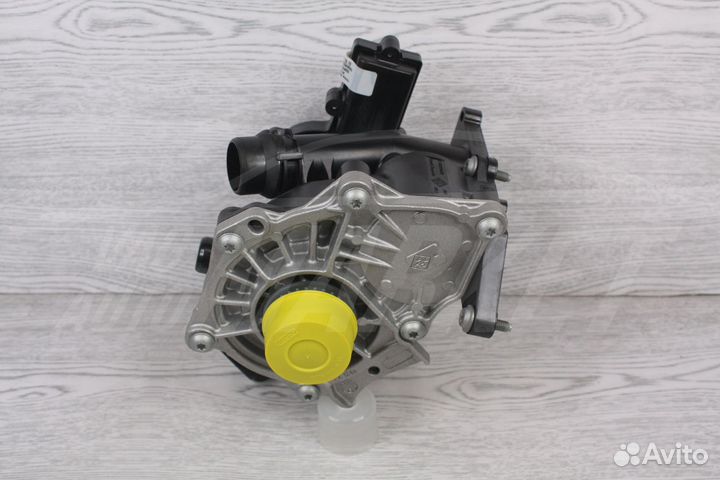 Помпа с термостатом 1,8 tfsi Audi A1 Sportback