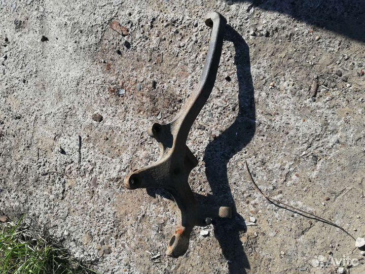 Кулак передний ступица шаровые Мерседес W210