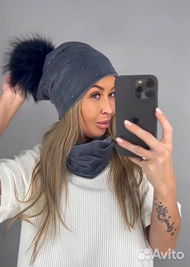 Комплект шапка и снуд со стразами