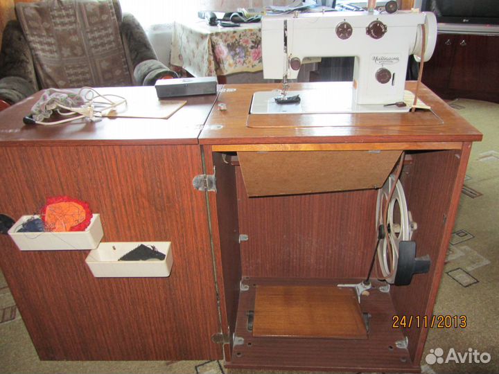 Швейная машина 