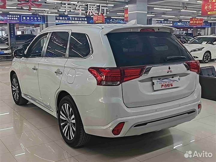 Mitsubishi Outlander 2.4 CVT, 2021, 58 400 км