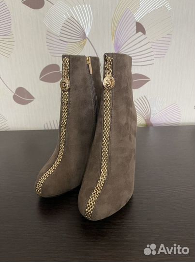 Ботинки (новые)