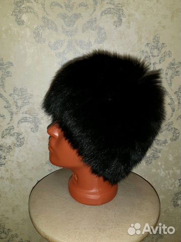Меховая шапка на вязанной основе