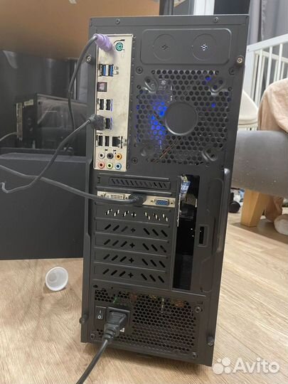 Стационарный компьютер (системный блок)