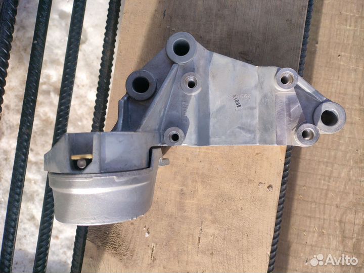 Ролик натяжной c механизмом натяжения