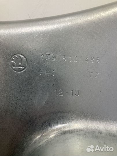 Усилитель канала уплотнителя (лев) Октавия