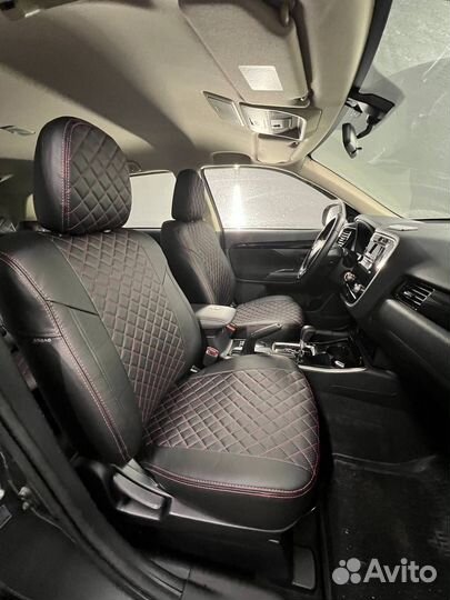 Чехлы из экокожи Автопилот на Mitsubishi Outlander