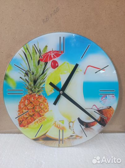 Часы настенные, круглые