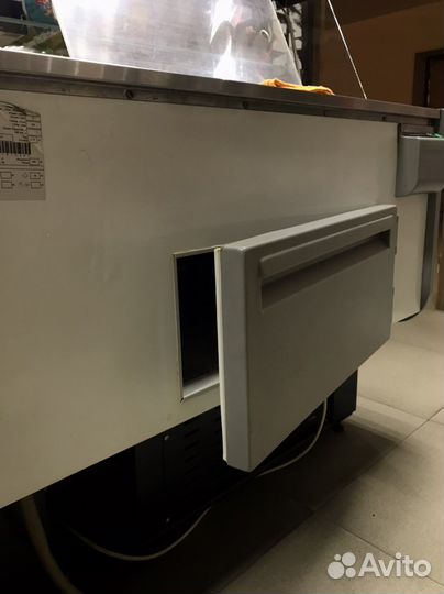 Витринный холодильник