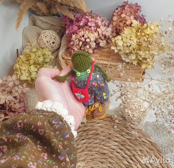 Лягушка вязаная - С морем в сумочке