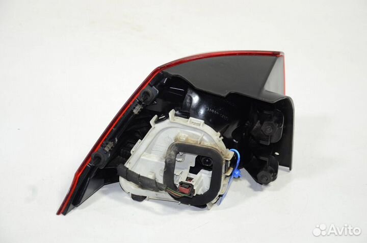 Фонарь наружний задний правый Volkswagen Golf 5G1