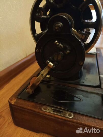 Швейная машина