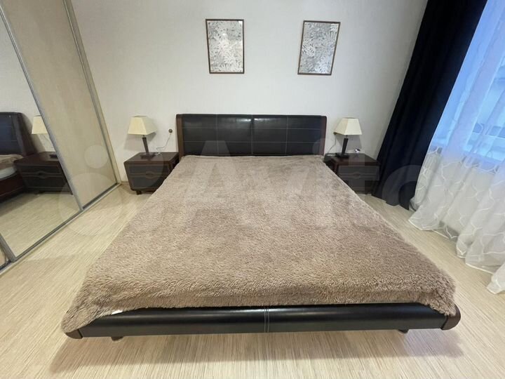 3-к. квартира, 100 м², 2/4 эт.