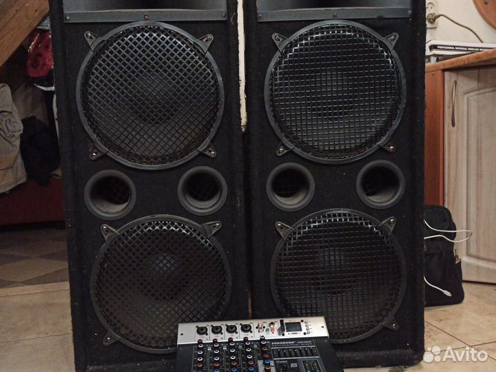 Комплект музыкального оборудовпнич