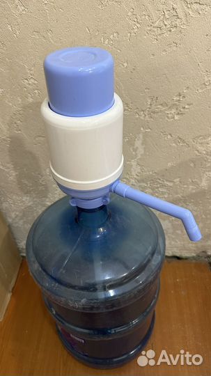 Ручная помпа для воды