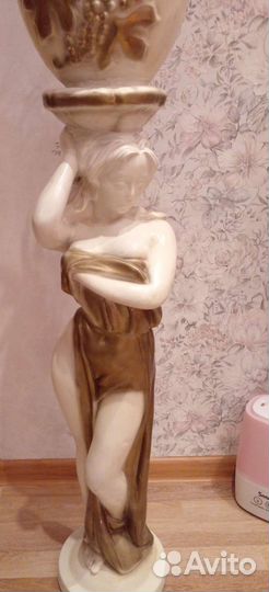 Интерьерная фигурная подставка