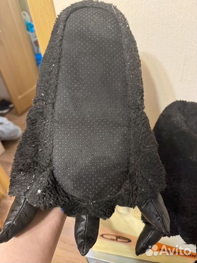 Тапочки лапы меховые черные 43