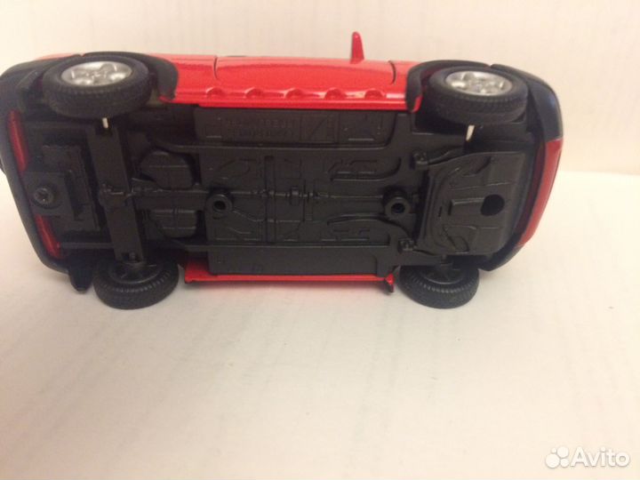 Модель -Land Rover Freelander (красный) 1/43