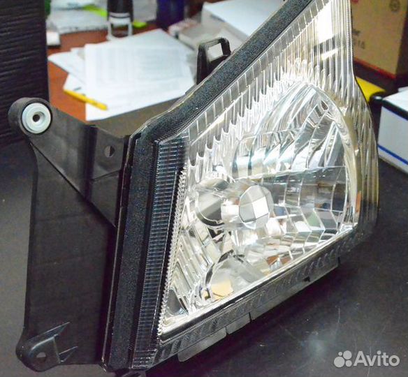 Левая Передняя Фара Isuzu Оригинал NQR71 75 NKR55