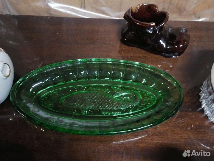 Чайник и сахарница