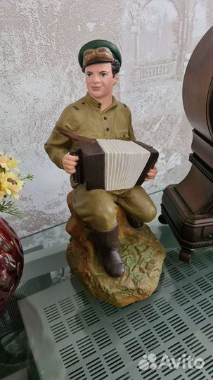 Статуэтки гипс Иван Бровкин и Василий Теркин