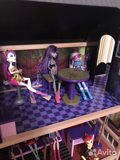 Домик Monster High