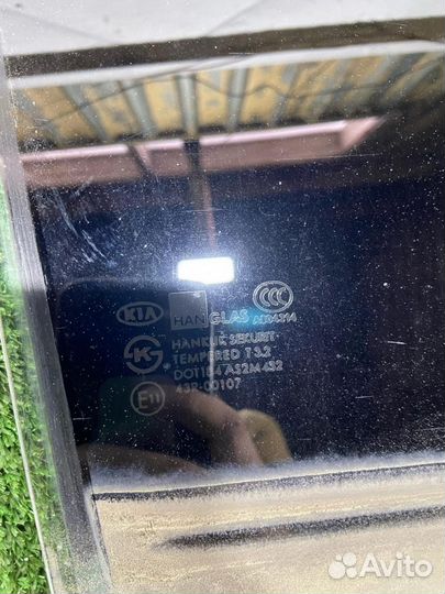 Стекло двери задней правой Kia Cerato 1 (LD) 2004