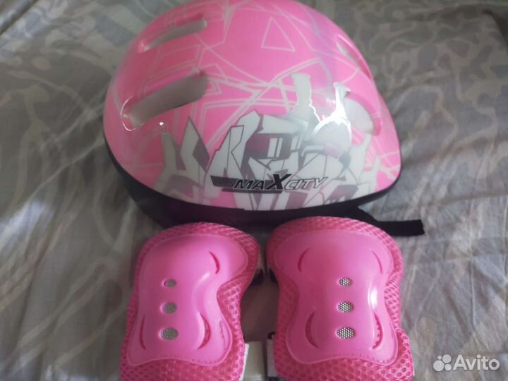 Шлем и налокотники для роликов