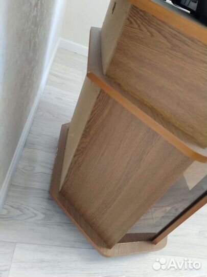 Тумба и телевизор