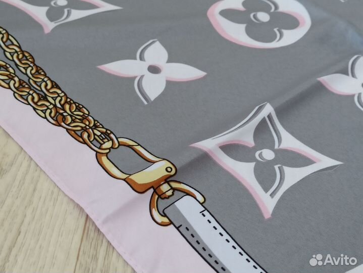 Розовый Шелковый платок LV Диагональ