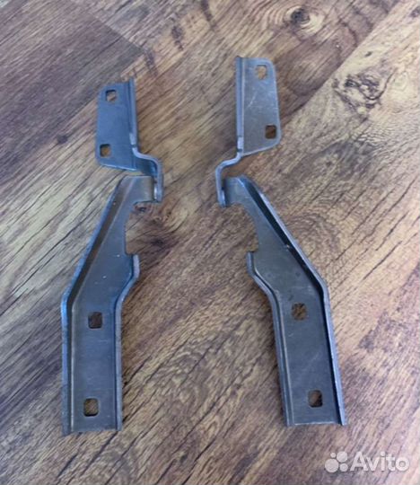 Петли капота priora