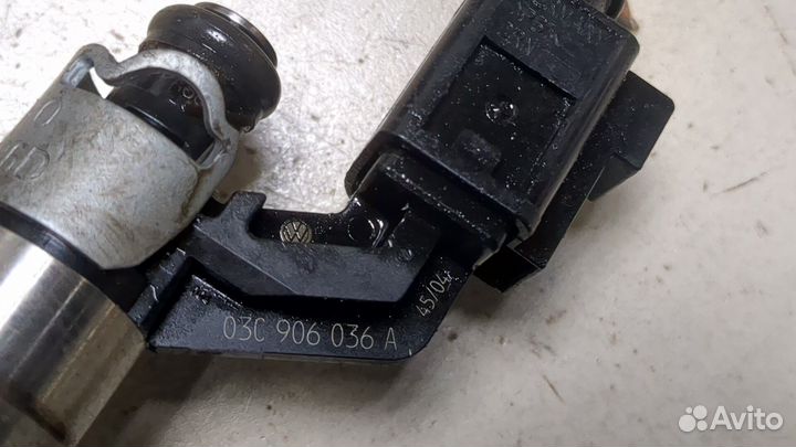 Форсунка топливная Volkswagen Golf 5, 2005