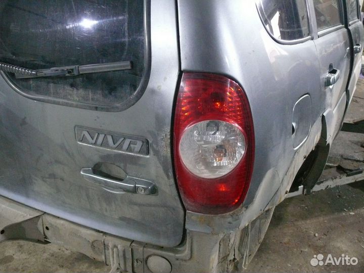 Задний фонарь правый Chevrolet Niva 2005