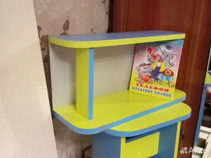Табуретка детская с полочкой новые