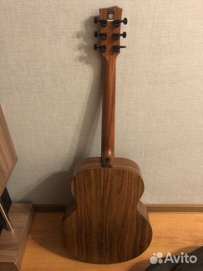 Акустическая гитара