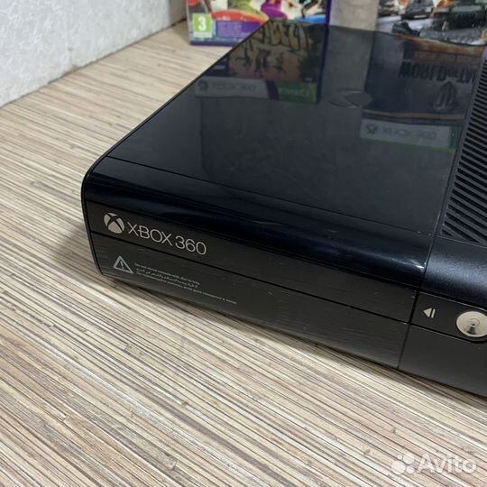 Xbox 360 E + 2Джойстика + 3Диска