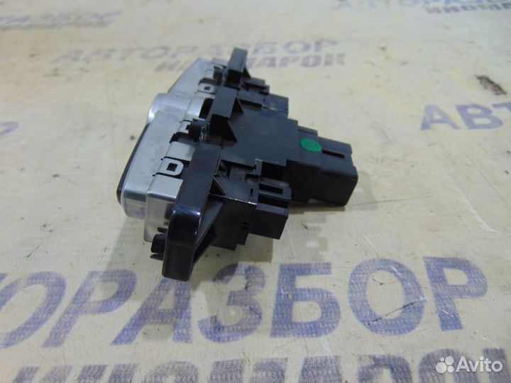 Кнопка аварийной сигнализации для Hyundai Solaris