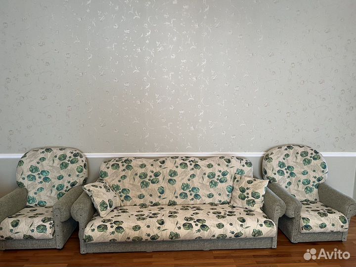 Диваны и холлы бу