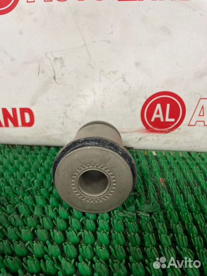 Сайлентблок переднего рычага Toyota Land Cruiser