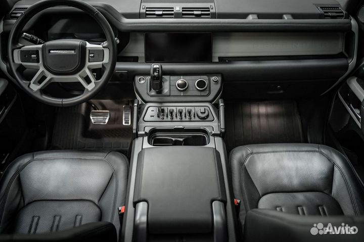 Центральная консоль управления Land Rover Defender