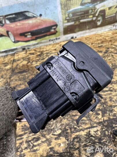 Кнопка центрзамка Рено Лагуна 2