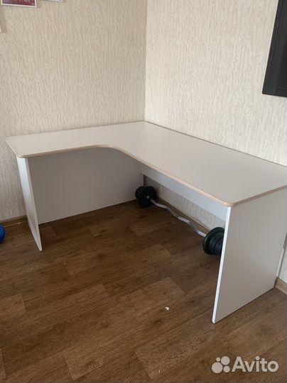 Письменный угловой белый стол бу